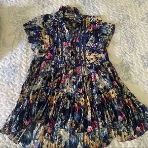 Floral print crinkly blouse